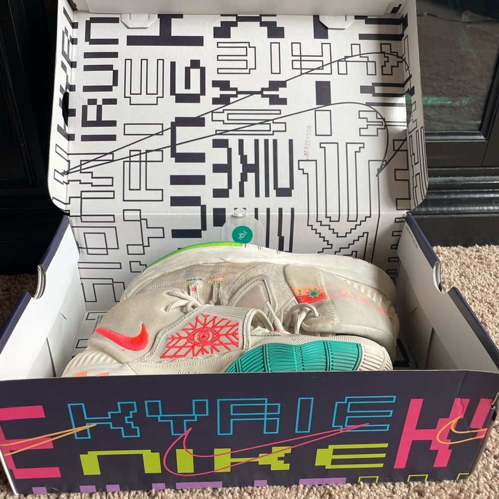 Nike Kylie N7